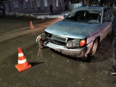 Два автомобиля столкнулись на "коммунистическом" перекрестке в Ельце