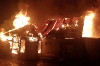 Новогодняя гирлянда сожгла дом под Одессой