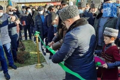 Делегация из Чечни приняла участие в открытии мемориала памяти Ахмад-Хаджи Кадырова в пригороде Махачкалы