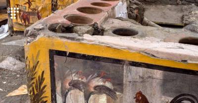 Античный фастфуд: в Помпеях раскопали украшенный фресками древний магазин уличной еды