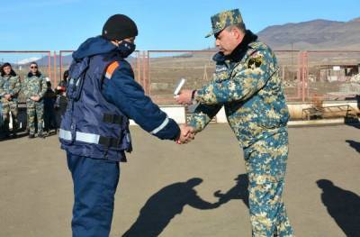В Нагорном Карабахе наградили российских спасателей