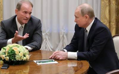 Новости от кума: у Путина рассказали, кто им рассказывает об Украине
