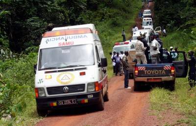 37 человек погибли при столкновении автобуса с грузовиком в Камеруне