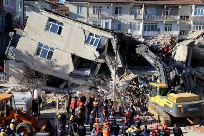 На востоке Турции произошло землетрясение магнитудой более 5 баллов