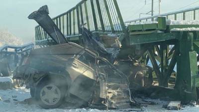 Мост "убил" двух пассажиров легковушки в Дагестане