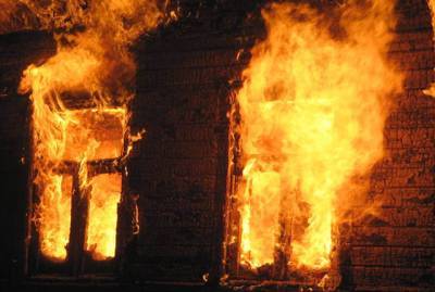 Террористы «ДНР» сожгли жилой дом в Авдеевке