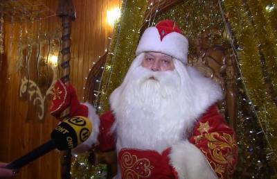 Что происходит в резиденции Деда Мороза в Беловежской пуще перед праздниками: о детских письмах и новогоднем настроении