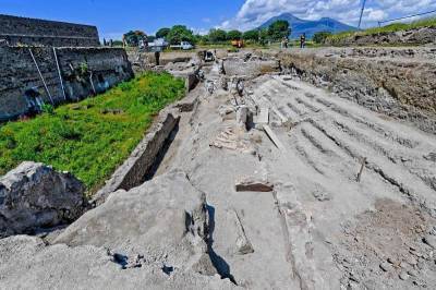 В Помпеях нашли магазин с сохранившейся едой – его еще в 79 году н. э. засыпало пеплом