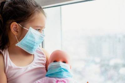 Дети в опасности: что медики узнали о новом штамме коронавируса из Британии