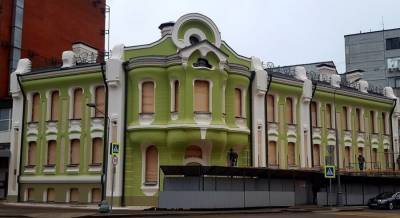Реставраторы восстановили главный фасад Бабаевской шоколадной фабрики