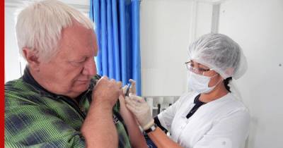 Список вакцинируемых от COVID-19 расширили в Москве