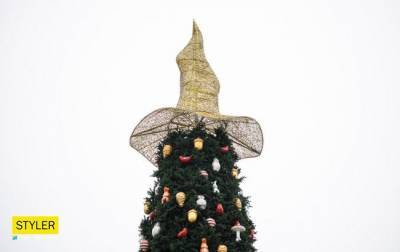 Скандальная шляпа с главной елки страны вернулась на Софийскую площадь, но уже в другой роли