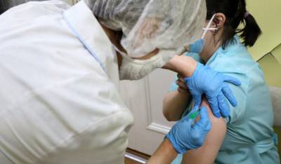 В Москве началась вакцинация пожилых граждан от коронавирусной инфекции