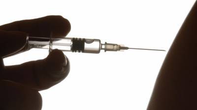 Больше тысячи испорченных вакцин от коронавируса доставили в Баварию