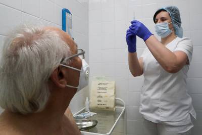 Минздрав одобрил «Спутник V» для вакцинации людей старше 60 лет