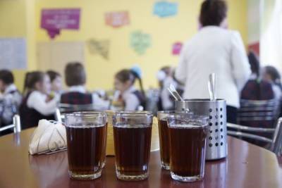 В Иркутской области более 100 детей отравились в школьной столовой