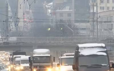 Штормовой ветер и дождь: погода подпортит украинцам новогоднее настроение, прогноз синоптиков