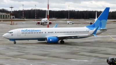 Невменяемого пассажира сняли с авиарейса во Владивостоке