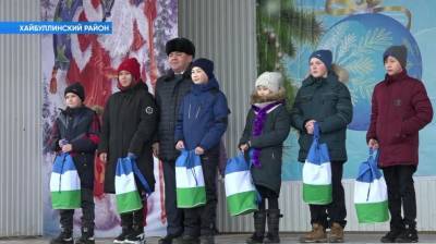 В районе Башкирии провели новогоднюю ёлку для талантливых ребят