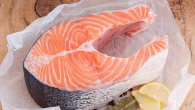 В Роскачестве дали рекомендации по выбору соленой красной рыбы