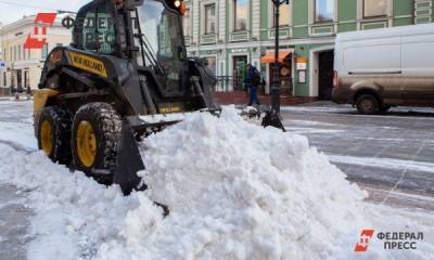 На улицах Новосибирска перестали убирать снег