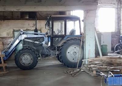 Приставы арестовали трактор путятинца из-за почти миллионной просрочки по налогам