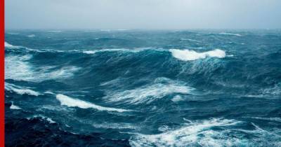 В Баренцевом море затонуло судно "Онега" с 19 рыбаками на борту