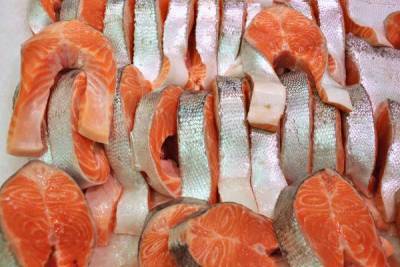 Эксперты Роскачества объяснили, как выбрать красную рыбу к новогоднему столу nbsp