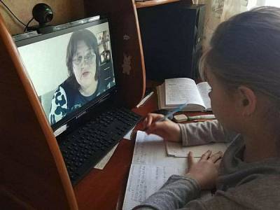 Родители российских школьников винят весеннюю «удаленку» в отставании по учебе
