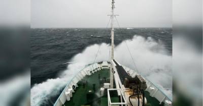17 человек пропали без вести из-за крушения рыболовецкого судна в Баренцевом море