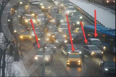 Четыре автомобиля столкнулись на Ленинградском проспекте