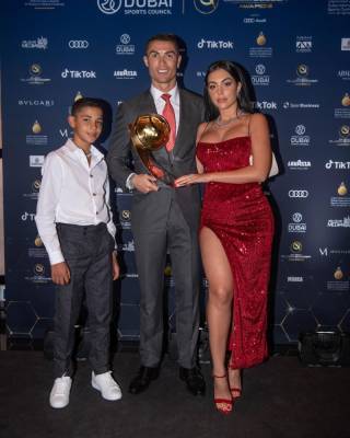 Роналду - о получении награды "Лучший футболист века": Благодарю всех фанатов
