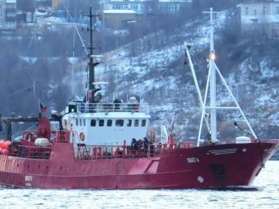 В Баренцевом море затонуло судно с 17 рыбаками