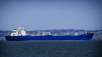 Иностранное судно сбросило нефтепродукты в порту Находки