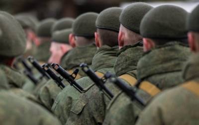 На сколько поднимут зарплату военнослужащим в России в 2021 году: новости, подписан ли указ
