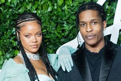 Рианна пригласила бойфренда A$AP Rocky отметить Рождество с ее семьей на Барбадосе: "Для них это был логичный шаг"