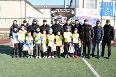 В Махачкале наградили победителей турнира по мини-футболу памяти братьев Нурбагандовых