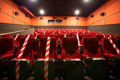 С сегодняшнего дня в Карелии перестают работать кинотеатры и музеи