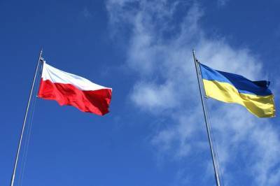 Польша ввела "национальный карантин": Какие категории украинцев смогут свободно попасть в страну