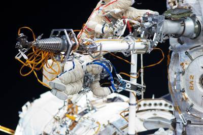 Международная космическая станция продолжает терять кислород