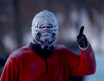 На российские регионы обрушились аномальные морозы (видео)