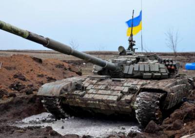 Готовят наступление на Донбасс: Десятки танков ВСУ пересекли границу Луганской области