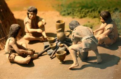 Израильские археологи обнаружили древнейший камень для обработки мягких материалов