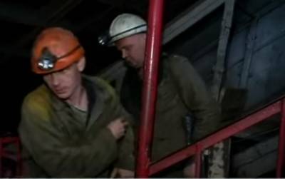 Обвал на шахте на Луганщине: сутки люди под завалами, подробности ЧП