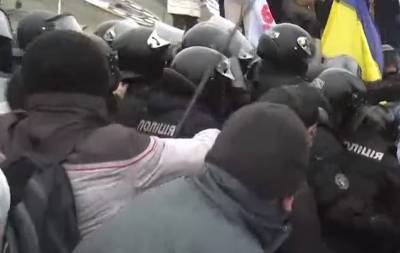 Киев колотит: под Высшим антикоррупционным судом митинг — требуют отставку генпрокурора Венедиктовой