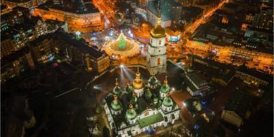 «Все будет хорошо несмотря на пандемию». Почему фото предрождественского Киева разлетелось по соцсетям — рассказывает автор