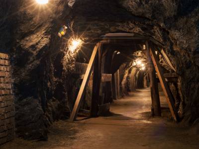 Под завал попали двое горняков шахты "Золотое" в Луганской области