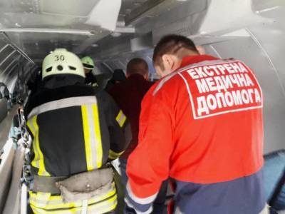 Медики в Харькове подняли в небо авиацию ради спасения 36 детей, фото: "их жизни угрожала опасность"