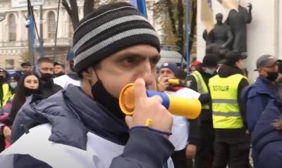 Майдан колотит: протестующие не расходятся, подробности