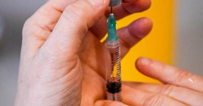 Пожилой израильтянин умер после вакцинации от коронавируса Pfizer